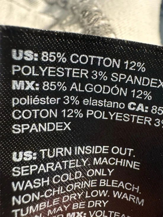 WHBM HIGH-RISE DENİM LEGGING
JEANIE DENIM IN GRAY CHARCOAL WASH - Picture 11 of 16